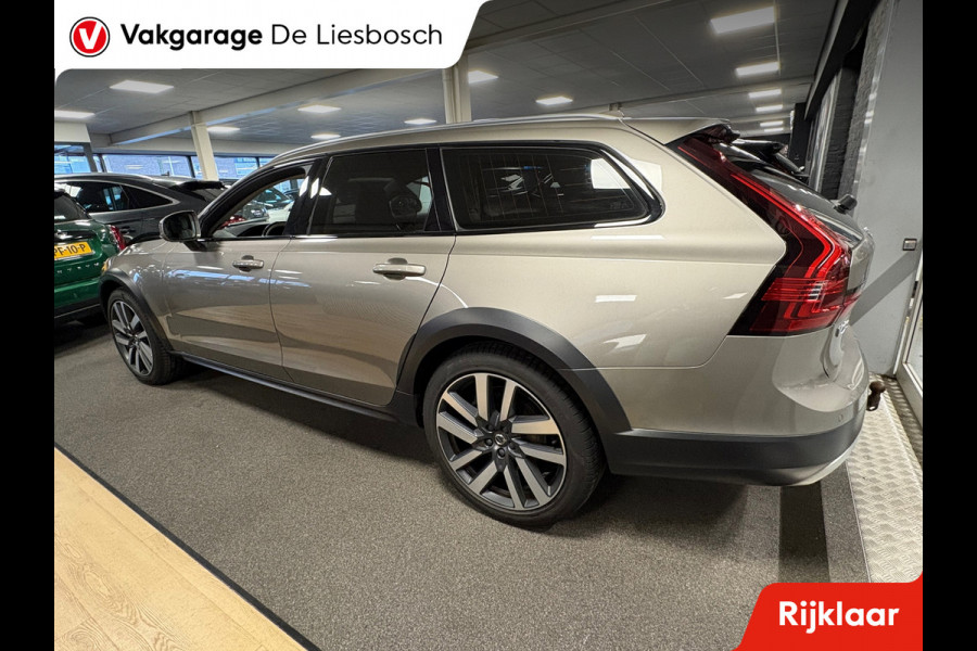 Volvo V90 Cross Country 2.0 B6 AWD Pro / Leder / Panoramadak / head-up / stoel en stuur verwarming / trekhaak