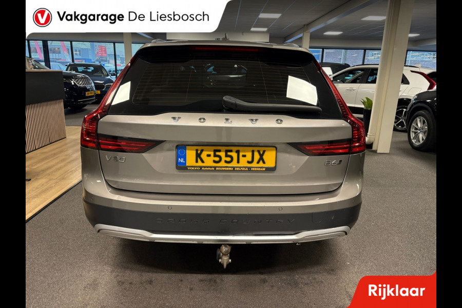 Volvo V90 Cross Country 2.0 B6 AWD Pro / Leder / Panoramadak / head-up / stoel en stuur verwarming / trekhaak