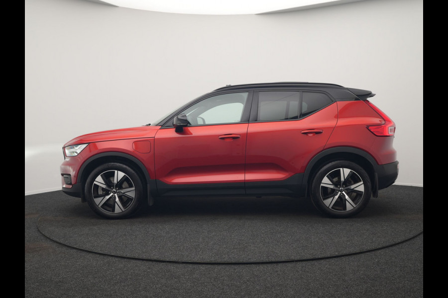 Volvo XC40 T5 Recharge R-Design Plug In Hybrid 263pk Dealer O.H PHEV | Panodak | 360 Camera | Adaptive Cruise | Harman & Kardon | Alcantara Sportstoelen Memory & Verwarmd | Keyless | Pilot Assist | Apple Carplay | Navigatie | Virtual | DAB |