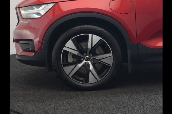 Volvo XC40 T5 Recharge R-Design Plug In Hybrid 263pk Dealer O.H PHEV | Panodak | 360 Camera | Adaptive Cruise | Harman & Kardon | Alcantara Sportstoelen Memory & Verwarmd | Keyless | Pilot Assist | Apple Carplay | Navigatie | Virtual | DAB |