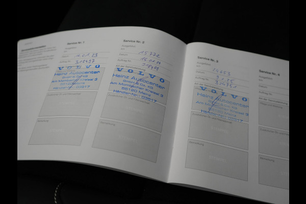 Volvo XC40 T5 Recharge R-Design Plug In Hybrid 263pk Dealer O.H PHEV | Panodak | 360 Camera | Adaptive Cruise | Harman & Kardon | Alcantara Sportstoelen Memory & Verwarmd | Keyless | Pilot Assist | Apple Carplay | Navigatie | Virtual | DAB |