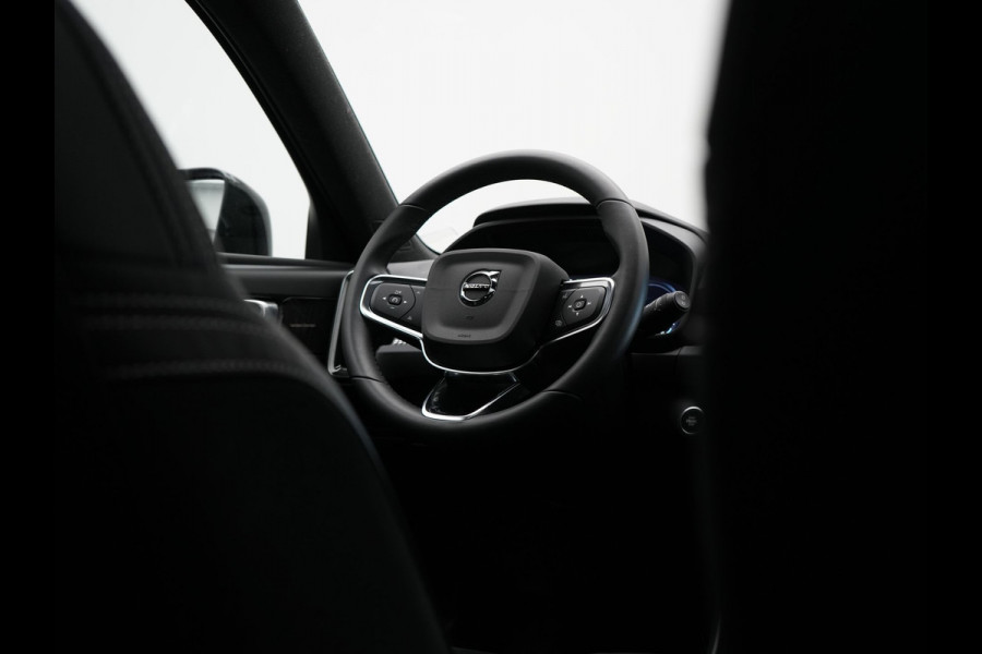 Volvo XC40 T5 Recharge R-Design Plug In Hybrid 263pk Dealer O.H PHEV | Panodak | 360 Camera | Adaptive Cruise | Harman & Kardon | Alcantara Sportstoelen Memory & Verwarmd | Keyless | Pilot Assist | Apple Carplay | Navigatie | Virtual | DAB |