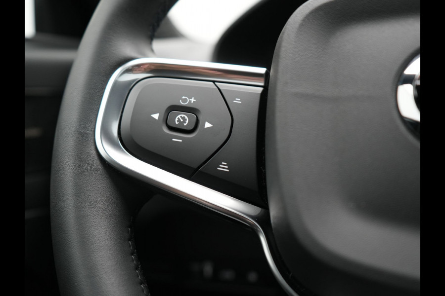 Volvo XC40 T5 Recharge R-Design Plug In Hybrid 263pk Dealer O.H PHEV | Panodak | 360 Camera | Adaptive Cruise | Harman & Kardon | Alcantara Sportstoelen Memory & Verwarmd | Keyless | Pilot Assist | Apple Carplay | Navigatie | Virtual | DAB |
