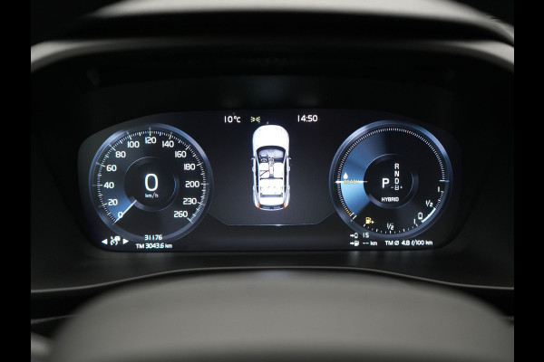 Volvo XC40 T5 Recharge R-Design Plug In Hybrid 263pk Dealer O.H PHEV | Panodak | 360 Camera | Adaptive Cruise | Harman & Kardon | Alcantara Sportstoelen Memory & Verwarmd | Keyless | Pilot Assist | Apple Carplay | Navigatie | Virtual | DAB |
