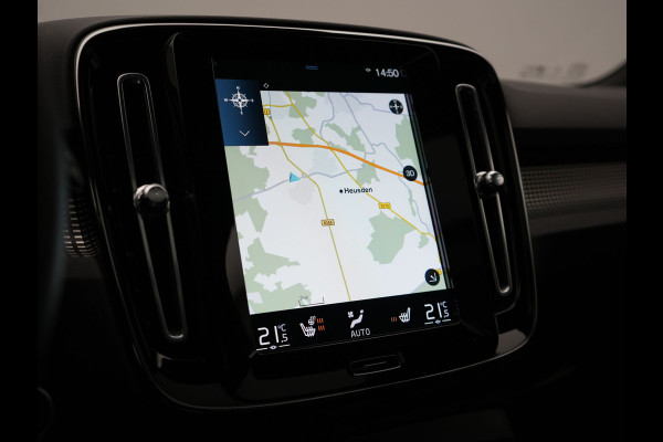 Volvo XC40 T5 Recharge R-Design Plug In Hybrid 263pk Dealer O.H PHEV | Panodak | 360 Camera | Adaptive Cruise | Harman & Kardon | Alcantara Sportstoelen Memory & Verwarmd | Keyless | Pilot Assist | Apple Carplay | Navigatie | Virtual | DAB |