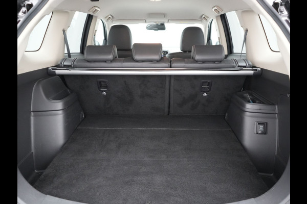 Mitsubishi Outlander 2.4 Intense Plug In Hybrid 225pk Dealer O.H PHEV | Trekhaak Afneembaar | Alcantara Sportstoelen Verwarmd | Camera | Apple Carplay | Keyless | DAB |