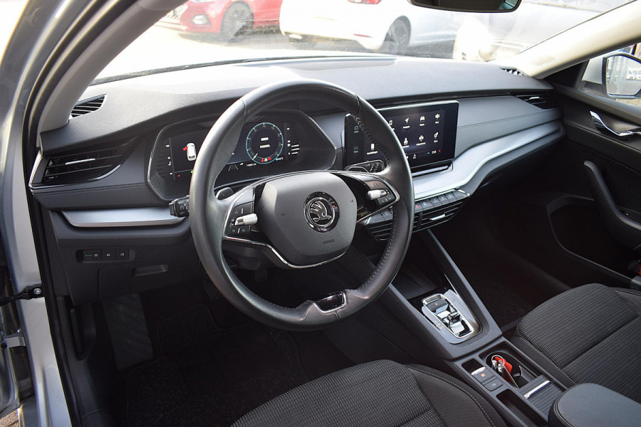 Škoda Octavia Combi 1.0 e-TSI Business Edition | Apple CarPlay | LED | Climate | 17" LM