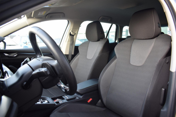 Škoda Octavia Combi 1.0 e-TSI Business Edition | Apple CarPlay | LED | Climate | 17" LM