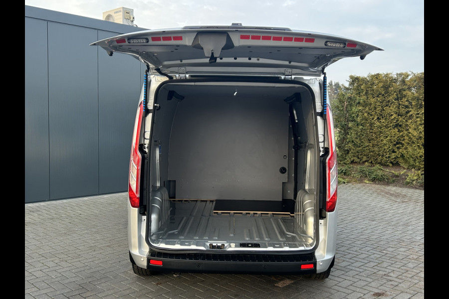 Ford Transit Custom 300 2.0 TDCI 130 PK AUTOMAAT / L1H1 / STOELVERW / 1e EIG. / ACHTERKLEP / AIRCO / CRUISE / NAVI / CAMERA / CARPLAY