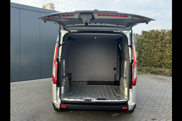 Ford Transit Custom 300 2.0 TDCI 130 PK AUTOMAAT / L1H1 / STOELVERW / 1e EIG. / ACHTERKLEP / AIRCO / CRUISE / NAVI / CAMERA / CARPLAY