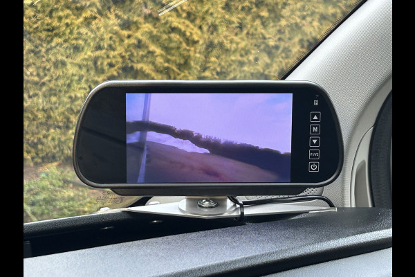 Ford Transit Custom 300 2.0 TDCI 130 PK AUTOMAAT / L1H1 / STOELVERW / 1e EIG. / ACHTERKLEP / AIRCO / CRUISE / NAVI / CAMERA / CARPLAY