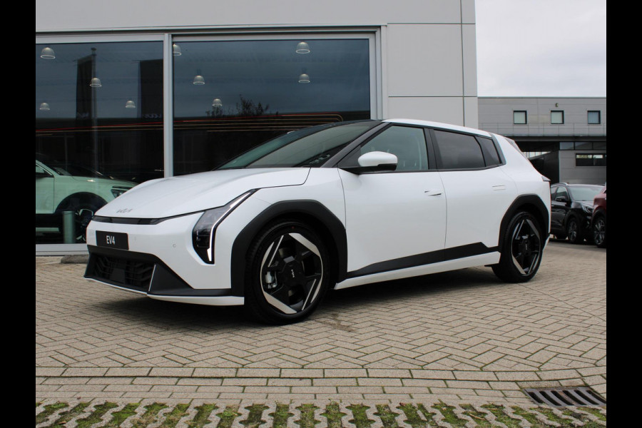 Kia EV4 Plus Advanced 58.3 kWh | OP VOORRAAD | Schuifkanteldak | Navigatie | Stoel en stuurverwarming |