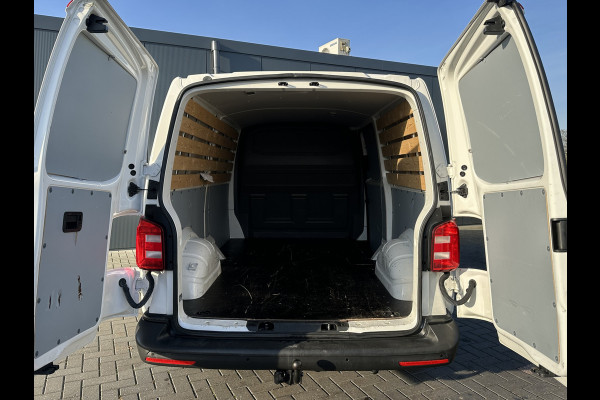 Volkswagen Transporter 2.0 TDI 102 PK / L2H1 / UNIEK 29.774 KM !! / 1e EIGENAAR / TREKHAAK / AIRCO / 3 ZITS