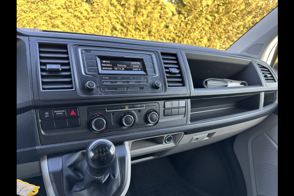 Volkswagen Transporter 2.0 TDI 102 PK / L2H1 / UNIEK 29.774 KM !! / 1e EIGENAAR / TREKHAAK / AIRCO / 3 ZITS
