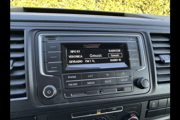 Volkswagen Transporter 2.0 TDI 102 PK / L2H1 / UNIEK 29.774 KM !! / 1e EIGENAAR / TREKHAAK / AIRCO / 3 ZITS