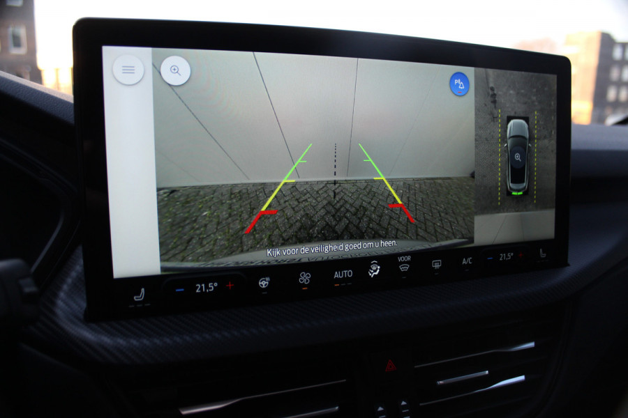 Ford Kuga 2.5-243pk PHEV ST-Line X. Van €. 54.937,- voor €. 43.735,- Trekgewicht van 2.100kg ! Elektr. panodak., elektr. trekhaak, stoel-, stuur- en voorraamverw., 360gr. Camera, HUD, AppleCarplay/Androidauto, Elektr. verstelb. comfortstoelen, LED verl.