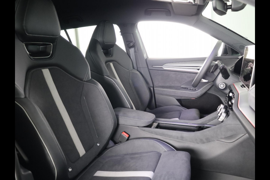 Škoda Kodiaq 1.5 TSI PHEV Sportline Business 204pk | Trekhaak | Panoramadak | Winter pakket |  Blind Spot | Adaptive Cruise | Stoelverwarming | Camera | Light & View
