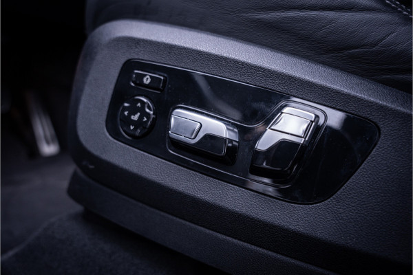 BMW X7 M60i xDrive - Panorama | Kuipstoelen | H&K | Exclusive Pakket | Elek Trekhaak