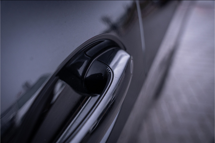 BMW X7 M60i xDrive - Panorama | Kuipstoelen | H&K | Exclusive Pakket | Elek Trekhaak