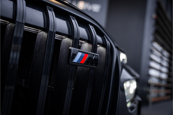 BMW X7 M60i xDrive - Panorama | Kuipstoelen | H&K | Exclusive Pakket | Elek Trekhaak