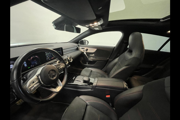 Mercedes-Benz CLA-Klasse Shooting Brake 250 e Business Solution AMG Limited Panoramadak Navigatie Apple Carplay/Android Auto Camera Parkeersensoren Elektrische achterklep Elektrische stoelen en verwarmd Virtual Cockpit Climate Control