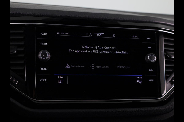 Volkswagen T-Roc 1.5 TSI Sport 150 PK | Automaat (DSG) | Black style | Camera | Digitaal dashboard | 18 Inch