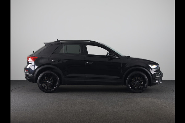 Volkswagen T-Roc 1.5 TSI Sport 150 PK | Automaat (DSG) | Black style | Camera | Digitaal dashboard | 18 Inch