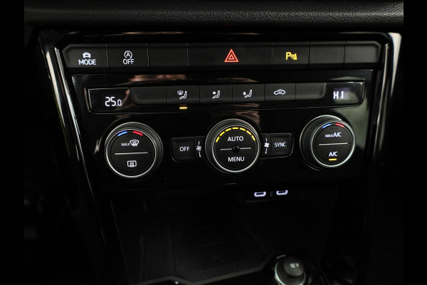 Volkswagen T-Roc 1.5 TSI Sport 150 PK | Automaat (DSG) | Black style | Camera | Digitaal dashboard | 18 Inch