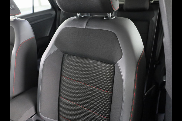 Volkswagen T-Roc 1.5 TSI Sport 150 PK | Automaat (DSG) | Black style | Camera | Digitaal dashboard | 18 Inch