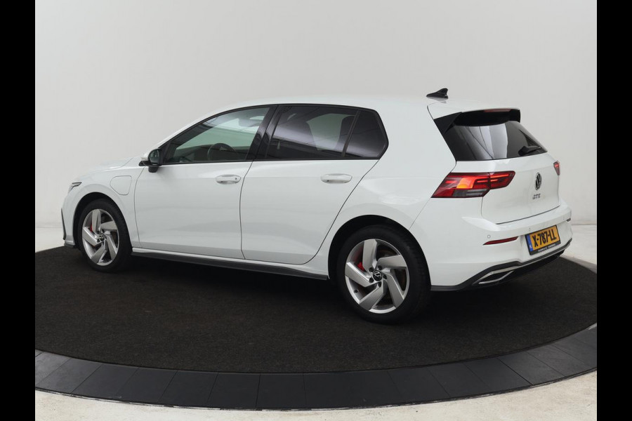 Volkswagen Golf 1.4 eHybrid GTE | Stoelverwarming | Adaptive cruise | Carplay | Navigatie | Parkeerhulp | Full LED | Sfeerverlichting | Climate control | PHEV | Plug In