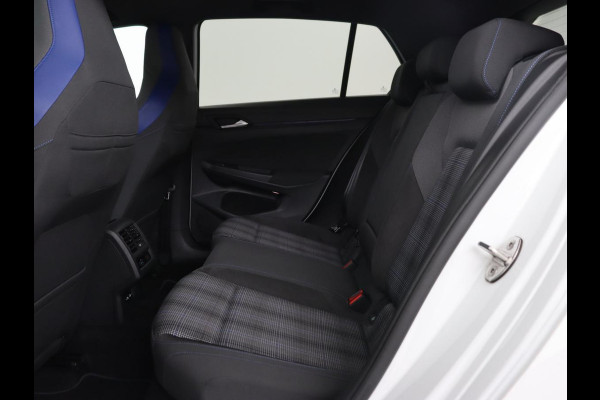 Volkswagen Golf 1.4 eHybrid GTE | Stoelverwarming | Adaptive cruise | Carplay | Navigatie | Parkeerhulp | Full LED | Sfeerverlichting | Climate control | PHEV | Plug In