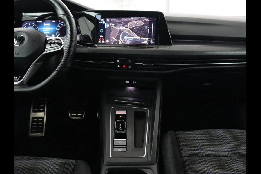 Volkswagen Golf 1.4 eHybrid GTE | Stoelverwarming | Adaptive cruise | Carplay | Navigatie | Parkeerhulp | Full LED | Sfeerverlichting | Climate control | PHEV | Plug In
