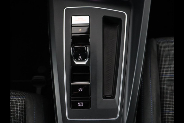 Volkswagen Golf 1.4 eHybrid GTE | Stoelverwarming | Adaptive cruise | Carplay | Navigatie | Parkeerhulp | Full LED | Sfeerverlichting | Climate control | PHEV | Plug In