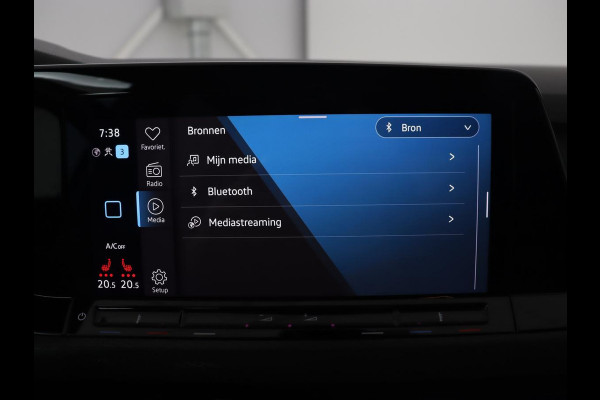 Volkswagen Golf 1.4 eHybrid GTE | Stoelverwarming | Adaptive cruise | Carplay | Navigatie | Parkeerhulp | Full LED | Sfeerverlichting | Climate control | PHEV | Plug In