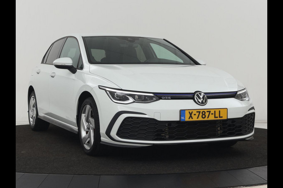 Volkswagen Golf 1.4 eHybrid GTE | Stoelverwarming | Adaptive cruise | Carplay | Navigatie | Parkeerhulp | Full LED | Sfeerverlichting | Climate control | PHEV | Plug In