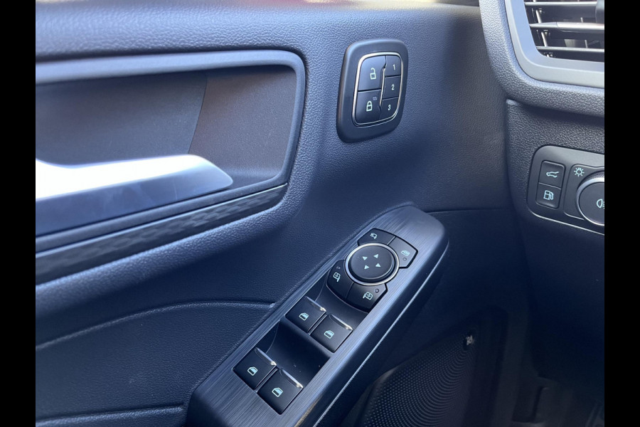 Ford Kuga 2.5 PHEV Sound Edition 243pk | Ford Voorraad | Panorama Dak | 20 inch Lichtmetaal | Winterpack | Matrix LED | Driver Assistance Pack