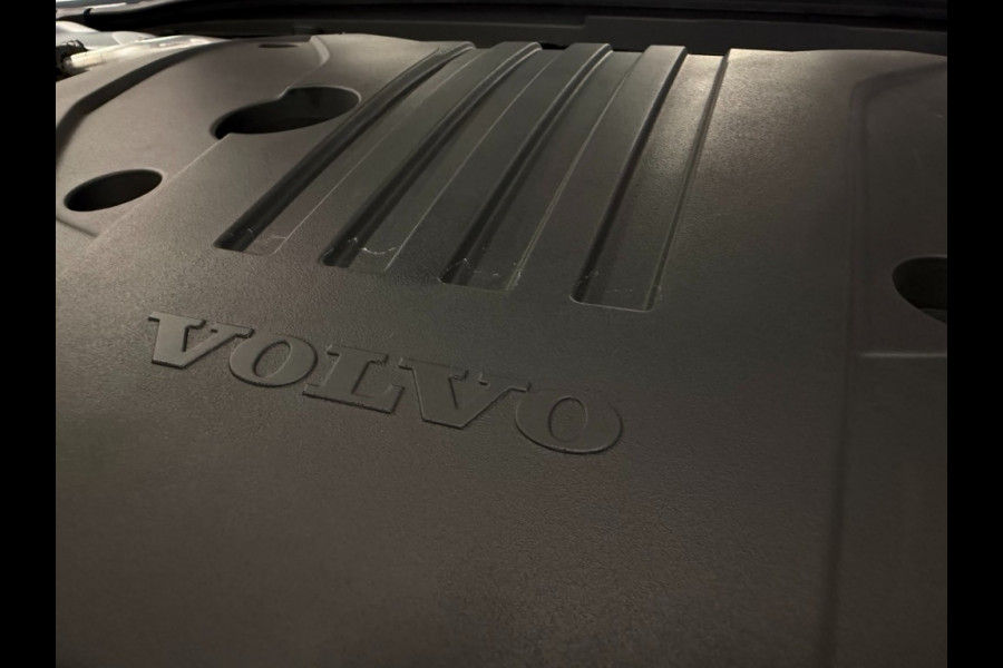 Volvo V60 B4 211pkplus darkPanoramatrekhaakleerharman kardonThunder Grey Bovag garantie 360 camera