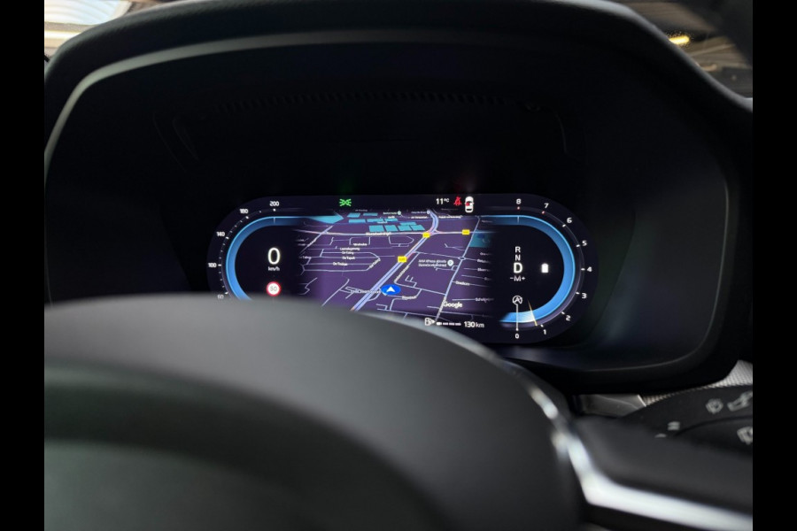 Volvo V60 B4 211pkplus darkPanoramatrekhaakleerharman kardonThunder Grey Bovag garantie 360 camera