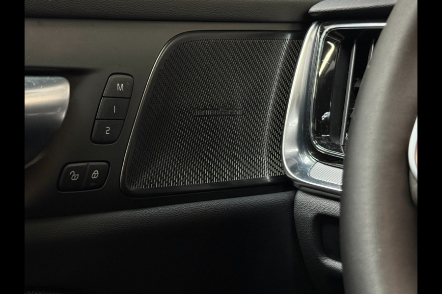 Volvo V60 B4 211pkplus darkPanoramatrekhaakleerharman kardonThunder Grey Bovag garantie 360 camera