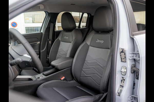 Jeep Avenger Summit 54 kWh | Infotainment&Convenience Pack & Warmtepomp | Winter Pack | Storm Grey