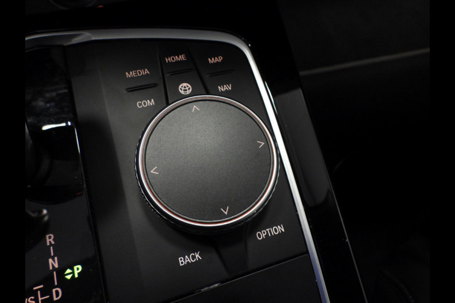 BMW 1-serie 118i Aut. Intro Sport Line VOL LEER/NAVI/CAMERA/LED/18"LMV!