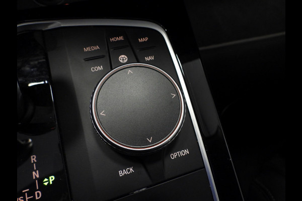 BMW 1-serie 118i Aut. Intro Sport Line VOL LEER/NAVI/CAMERA/LED/18"LMV!