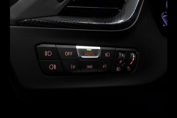 BMW 1-serie 118i Aut. Intro Sport Line VOL LEER/NAVI/CAMERA/LED/18"LMV!