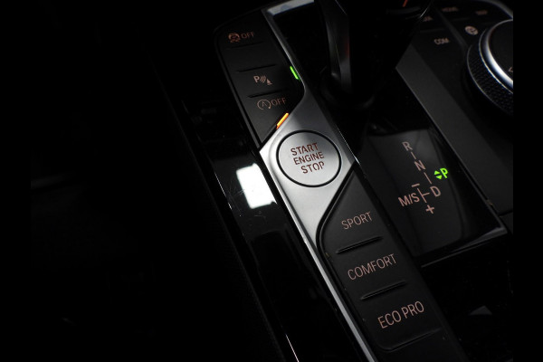 BMW 1-serie 118i Aut. Intro Sport Line VOL LEER/NAVI/CAMERA/LED/18"LMV!