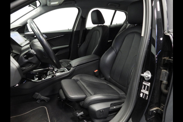BMW 1-serie 118i Aut. Intro Sport Line VOL LEER/NAVI/CAMERA/LED/18"LMV!