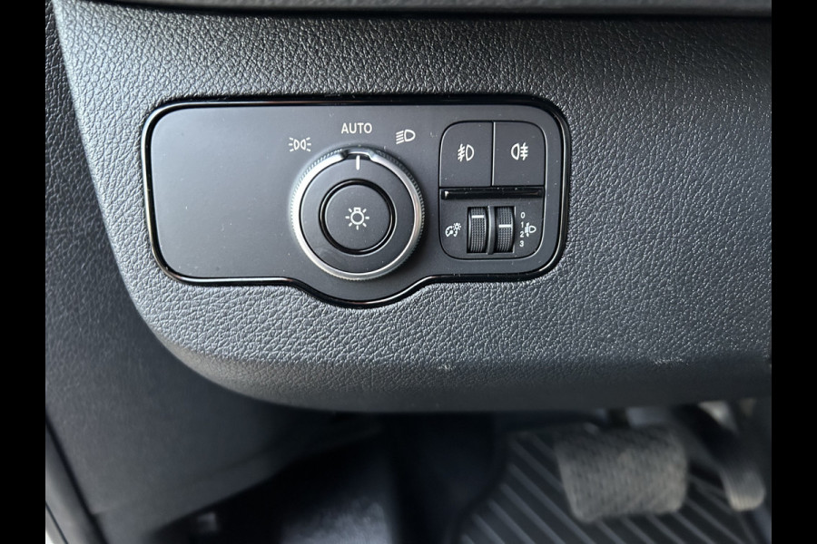 Mercedes-Benz Sprinter 317 CDI L2 H2 Automaat / 360 Camera / MBUX / Navigatie / Cruise control / Airco / 270 Graden achterdeuren