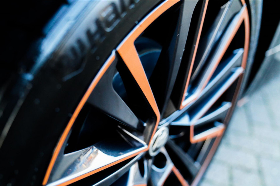 Škoda ENYAQ iV 80 Founders Edition Black SOH91% | Massage | Stuurwielverwarming | 360 Camera | Achterbank Verwarming