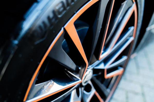 Škoda ENYAQ iV 80 Founders Edition Black SOH91% | Massage | Stuurwielverwarming | 360 Camera | Achterbank Verwarming