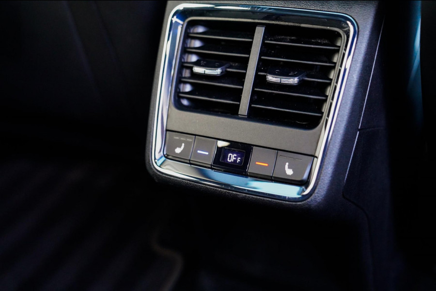 Škoda ENYAQ iV 80 Founders Edition Black SOH91% | Massage | Stuurwielverwarming | 360 Camera | Achterbank Verwarming