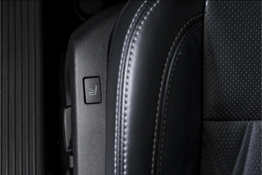 Nissan QASHQAI 1.3 MHEV Xtronic Tekna Plus - Automaat | Pano | Bose | Trekhaak | Dig. Cockpit | Adapt. Cruise | Winterpakket | Memory | 360 Camera | NAV + App. Connect | ECC | LM 20" |